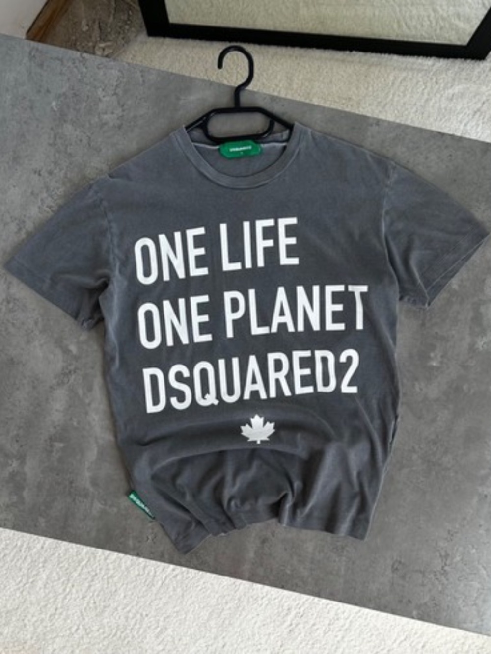 Dsquared2 One Life One Planet Grey Graphic Tee Men’s S